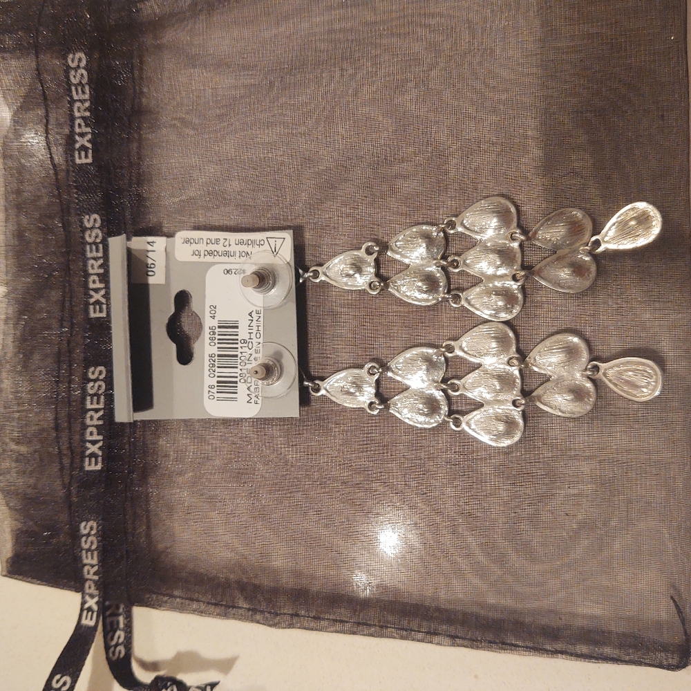 Express earrings Chandelier Absolutely stunning 😍 New!t Person Finishing Touch
